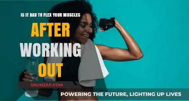 Flexing Muscles Post-Workout: Beneficial or Harmful for Recovery?